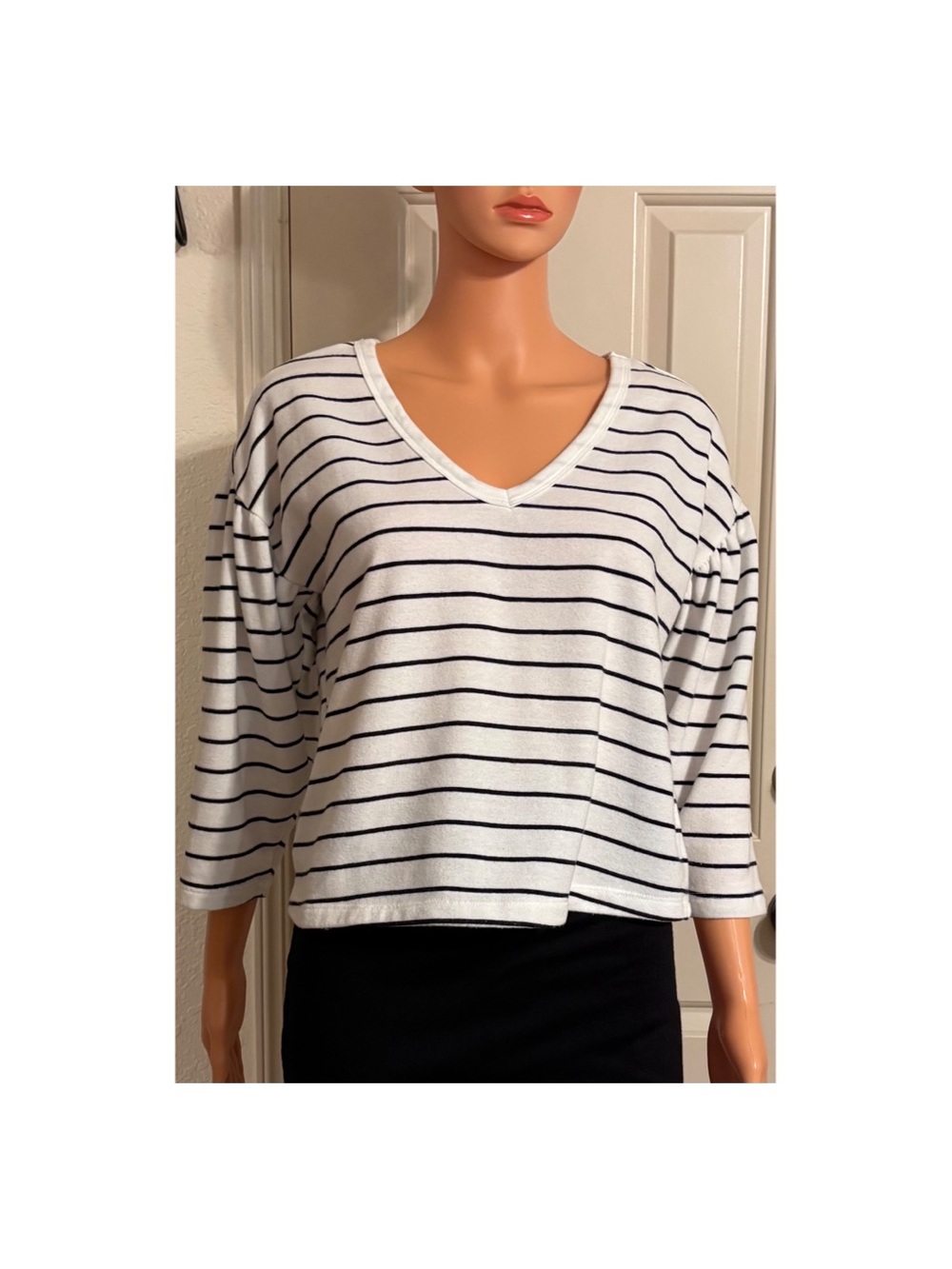bp V-Neck Striped Long Sleeve Top - White & Black
